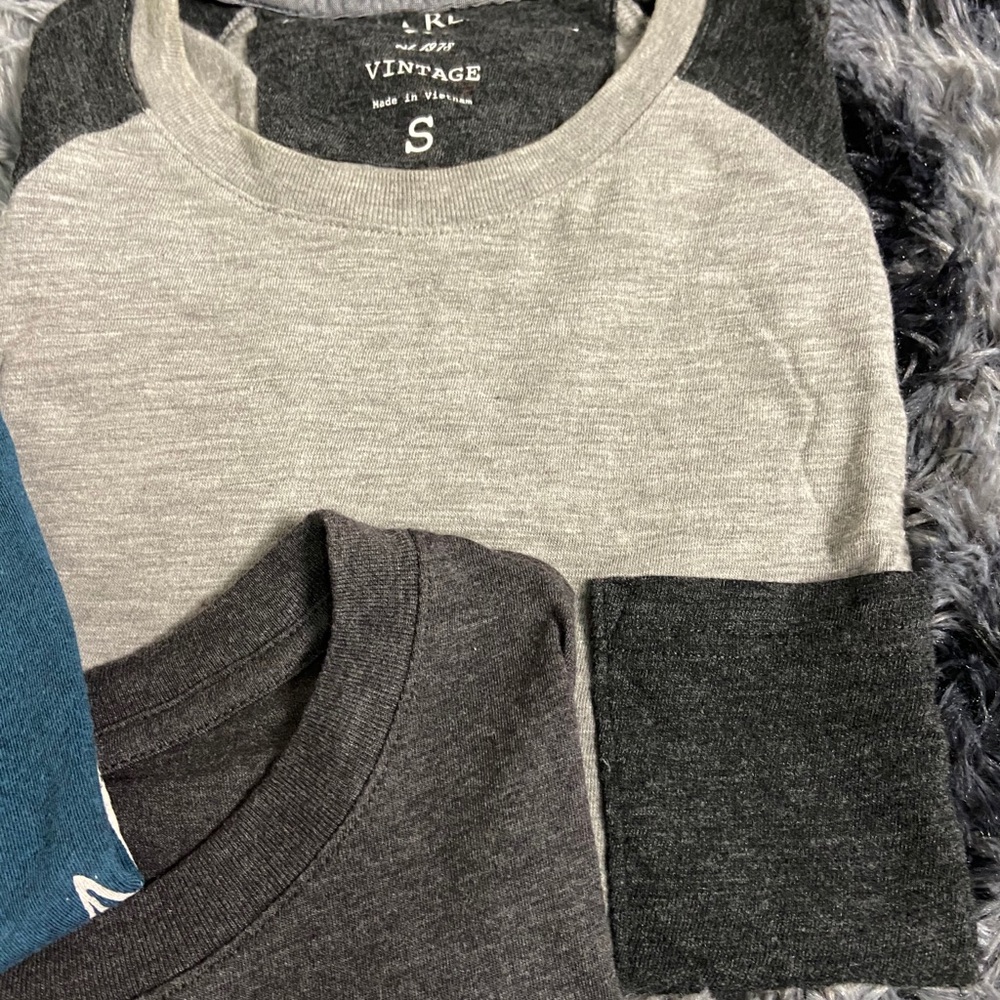 BUNDLE — 3 T-SHiRTS - Picture 7 of 8